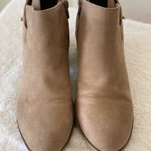 Old Navy size 6 tan suede booties